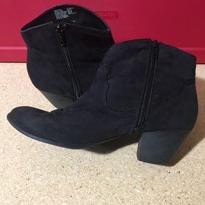 Black Suede Ankle Cowboy Style Boots Size 10